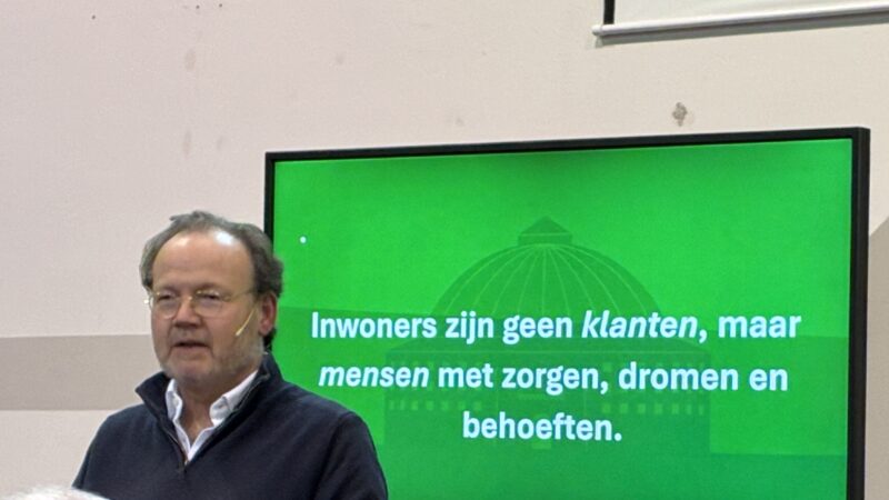 Alexander de Vries tijdens de conferentie van Gebruiker Centraal